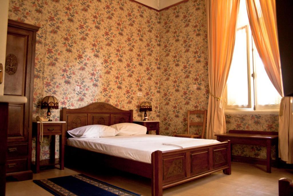 Family Room with Balcony,42824731:JPEG